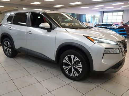 Used 2022 Nissan Rogue SV AWD/4WD image 13