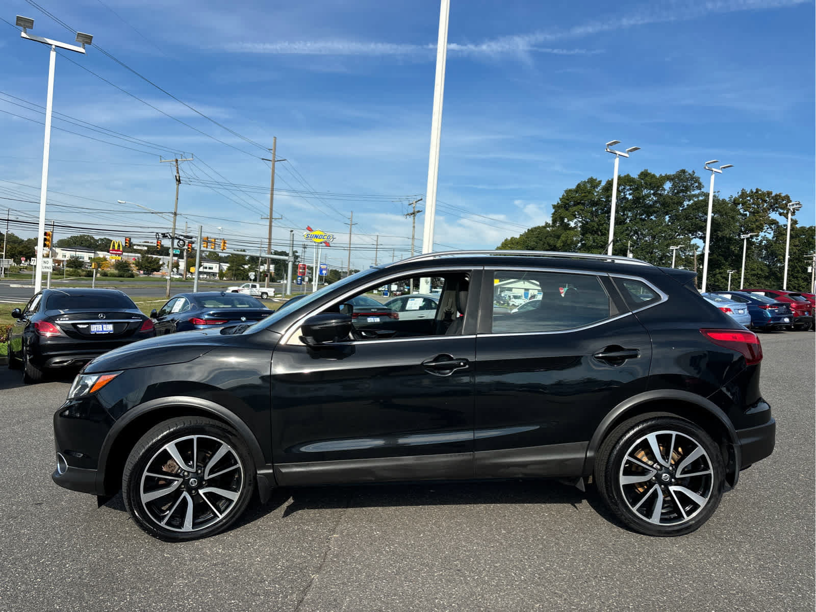 Used 2017 Nissan Rogue Sport SL w/ SL Premium Package AWD/4WD image 6