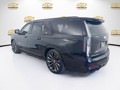 Used 2025 Cadillac Escalade ESV V AWD/4WD image 6