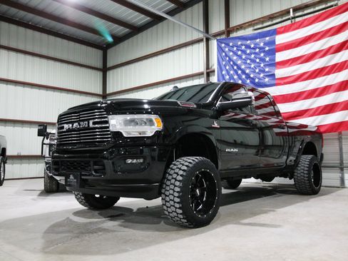 Used 2022 RAM 2500 Laramie AWD/4WD image 3