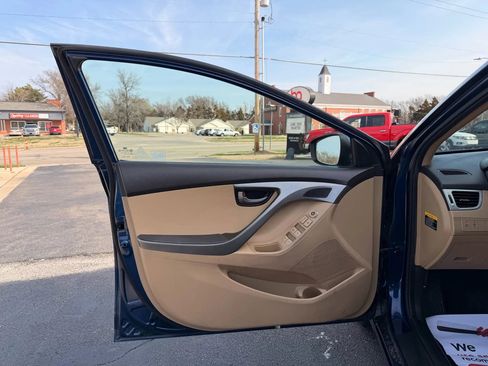 Used 2013 Hyundai Elantra GLS FWD image 8