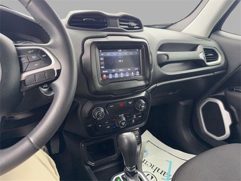 Used 2020 Jeep Renegade Latitude image 16