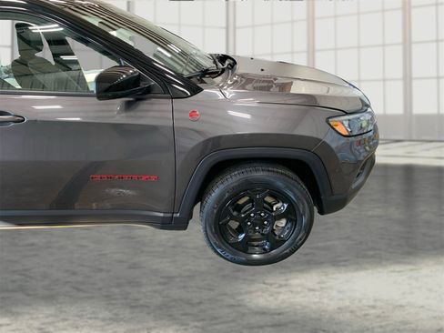 Used 2024 Jeep Compass Trailhawk image 22