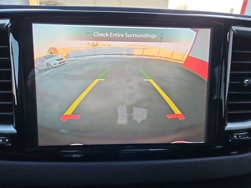 Used 2023 Chrysler Pacifica Touring-L image 46