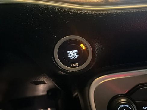 Used 2019 Dodge Challenger R/T RWD image 15