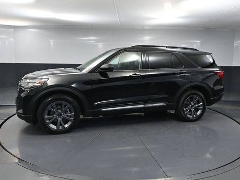 Used 2025 Ford Explorer Active w/ Active Comfort Package AWD/4WD image 10