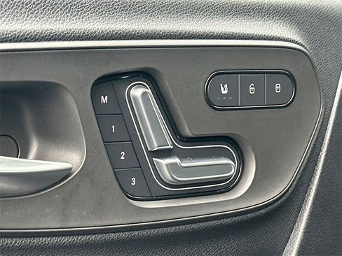 Used 2023 Mercedes-Benz Sprinter 2500 image 11