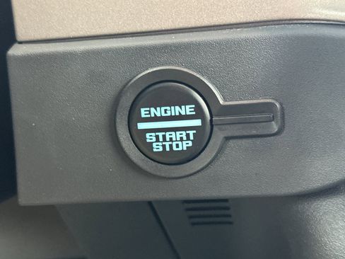 Used 2025 Ford Bronco Outer Banks image 26