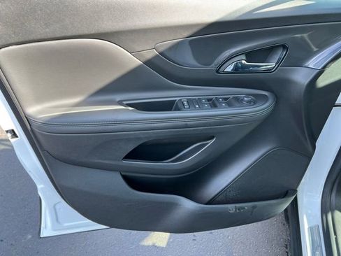 Used 2022 Buick Encore Preferred w/ Safety Package image 17