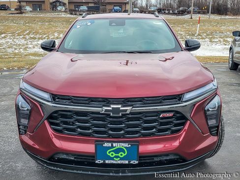 Used 2025 Chevrolet Trax RS w/ Driver Confidence Package image 4