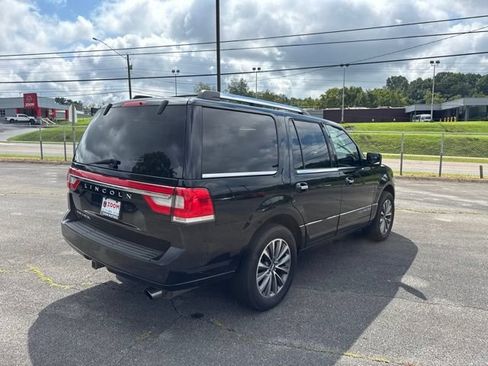 Used 2017 Lincoln Navigator Select AWD/4WD image 8