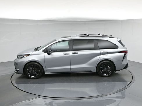 Used 2025 Toyota Sienna XSE w/ XSE Premium Package FWD image 48