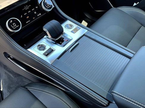 New 2026 Jaguar F-PACE R-Dynamic S image 7