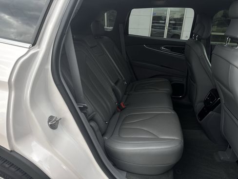 Used 2019 Lincoln Nautilus Reserve image 28