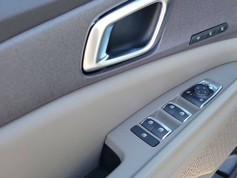 New 2026 Kia Carnival EX FWD image 6