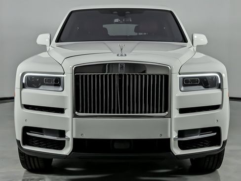 Used 2023 Rolls-Royce Cullinan w/ Leather Finishing Pack image 4