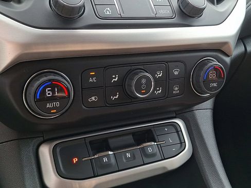 Used 2023 GMC Acadia SLE w/ Driver Convenience Package AWD/4WD image 18