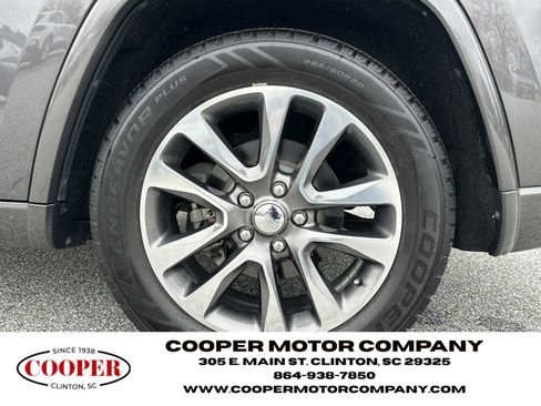 Used 2018 Jeep Grand Cherokee Overland image 20