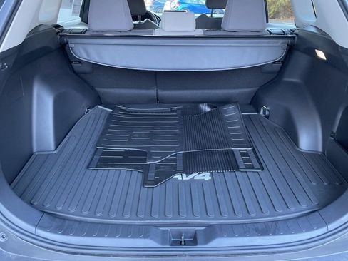 Used 2025 Toyota RAV4 XLE image 9