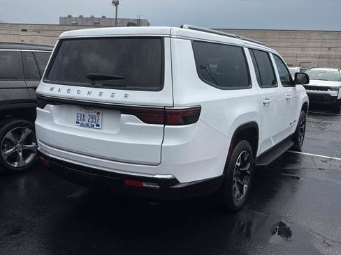 Used 2025 Jeep Wagoneer L Series III image 11