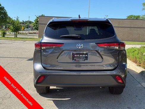 Used 2023 Toyota Highlander XLE AWD/4WD image 4