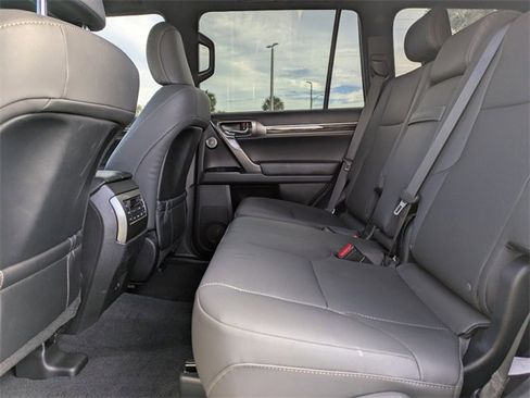 Used 2023 Lexus GX 460 Premium image 17