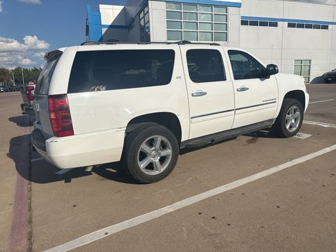 Used 2014 Chevrolet Suburban LTZ image 13