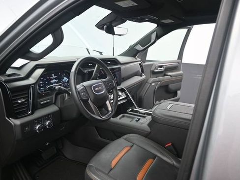 Used 2024 GMC Sierra 2500 AT4 w/ AT4 Premium Plus Package AWD/4WD image 6