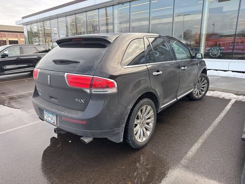 Used 2013 Lincoln MKX FWD image 12