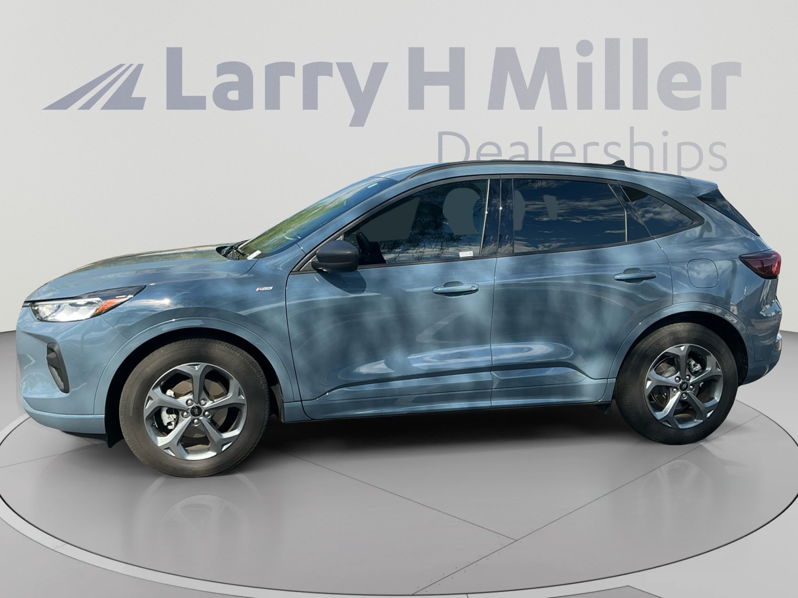 Used 2024 Ford Escape ST-Line FWD image 2