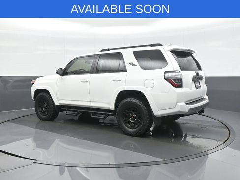 Used 2019 Toyota 4Runner TRD Off-Road Premium AWD/4WD image 5