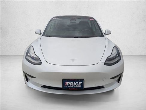 Used 2020 Tesla Model 3 Standard Range image 2