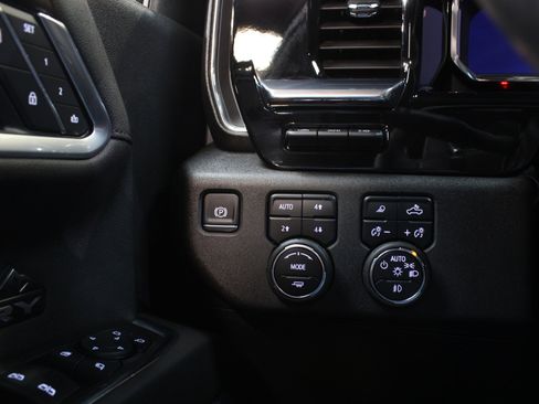Used 2025 Chevrolet Silverado 1500 High Country w/ High Country Premium Package AWD/4WD image 80