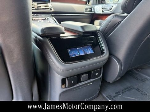 Used 2022 Lincoln Navigator Reserve AWD/4WD image 21