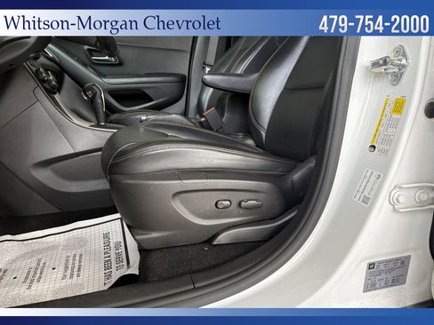 Used 2021 Chevrolet Trax LT w/ Premium Seat Package AWD/4WD image 13