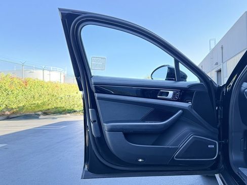 Used 2018 Porsche Panamera 4S Executive AWD/4WD image 19