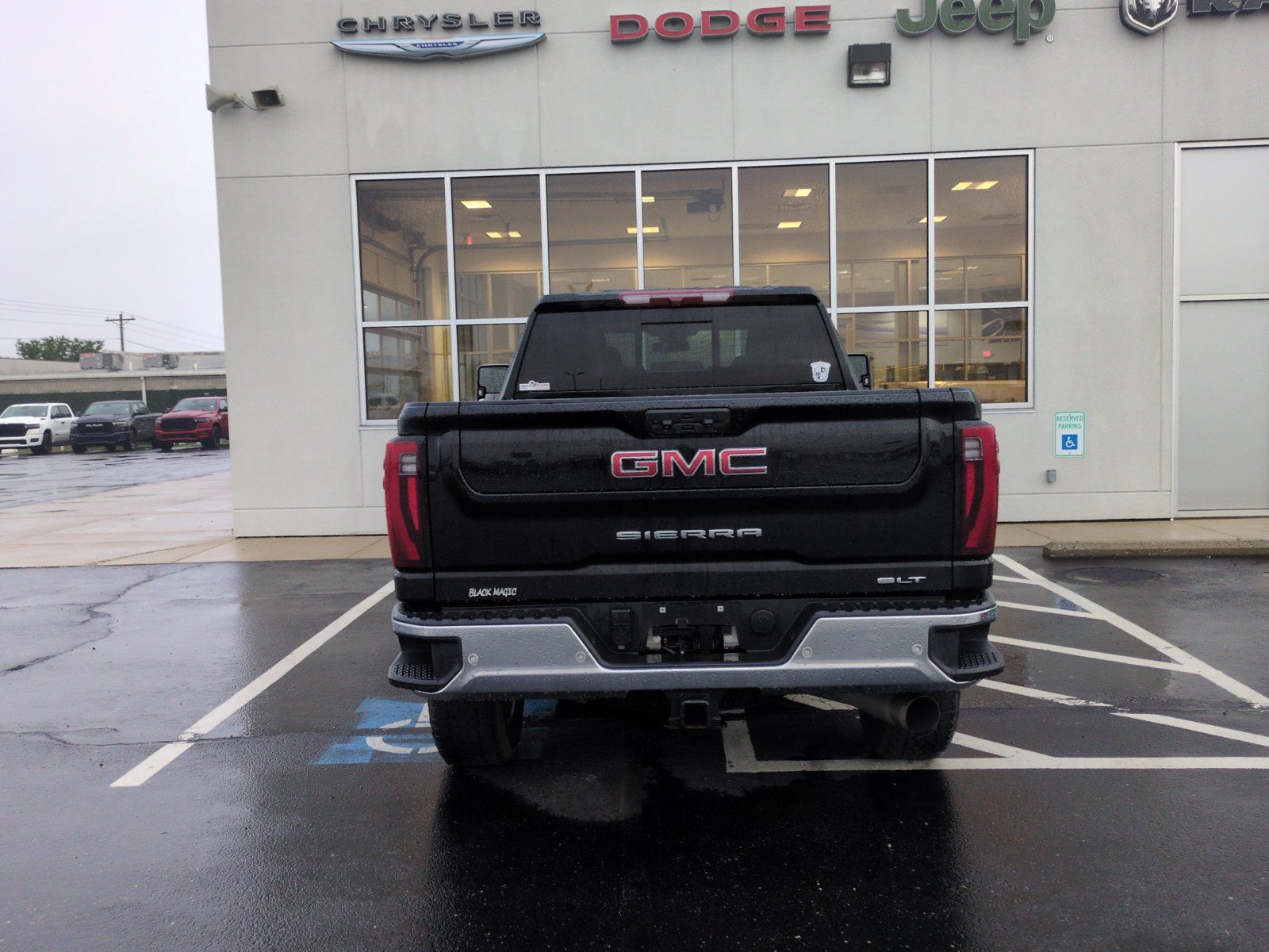 Used 2025 GMC Sierra 2500 SLT w/ SLT Premium Package AWD/4WD image 6