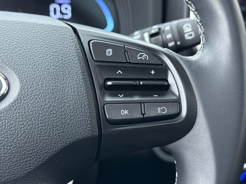 Certified 2024 Hyundai Venue SEL image 26