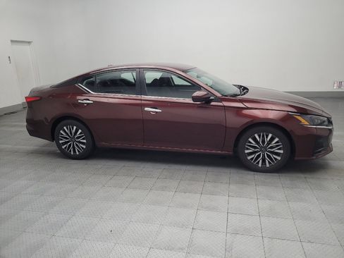 Used 2023 Nissan Altima 2.5 SV image 11