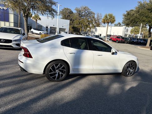 Used 2020 Volvo S60 T5 Momentum w/ Protection Package Premier image 5