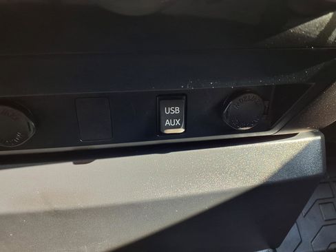 Used 2016 Toyota Tundra SR w/ Tow Package image 8