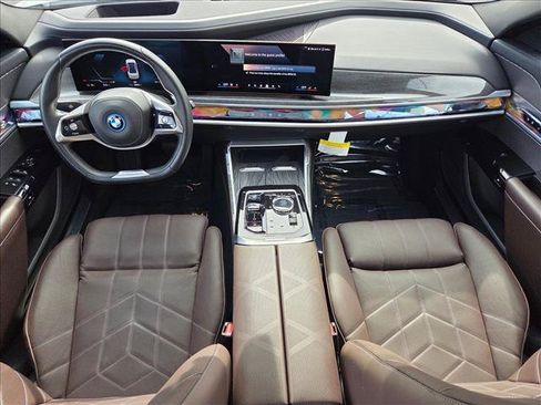 Certified 2024 BMW i7 xDrive60 AWD/4WD image 24