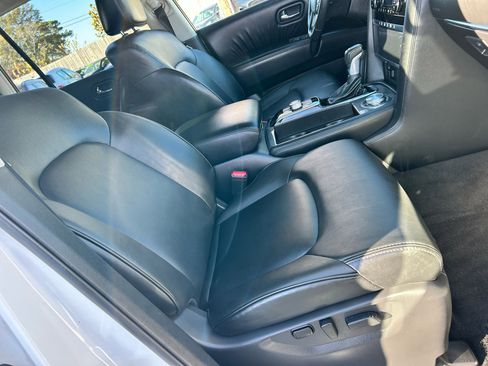 Used 2021 Nissan Armada SV image 10
