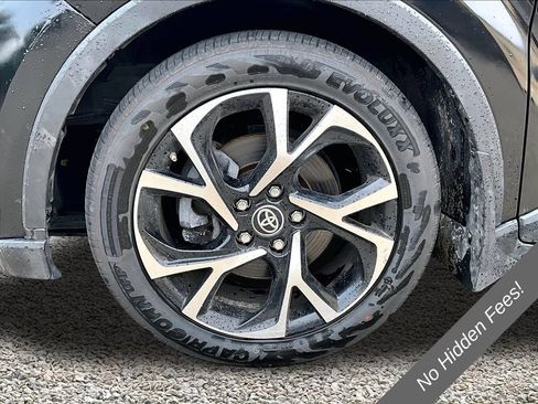 Used 2020 Toyota C-HR XLE FWD image 8