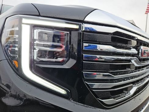 New 2026 GMC Sierra 1500 SLT w/ SLT Premium Package image 17
