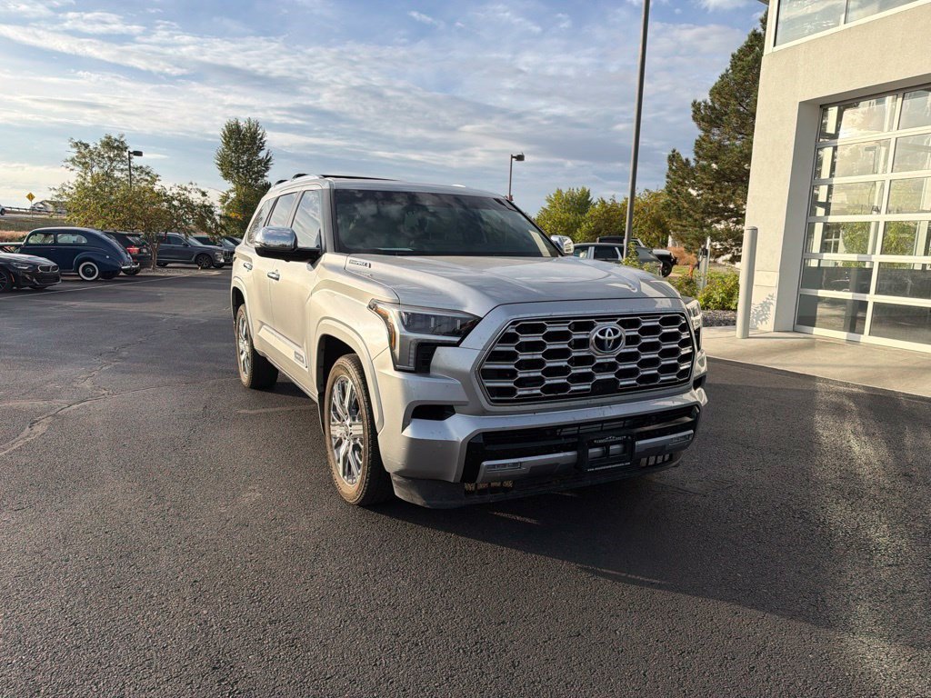 Used 2024 Toyota Sequoia Capstone AWD/4WD image 7