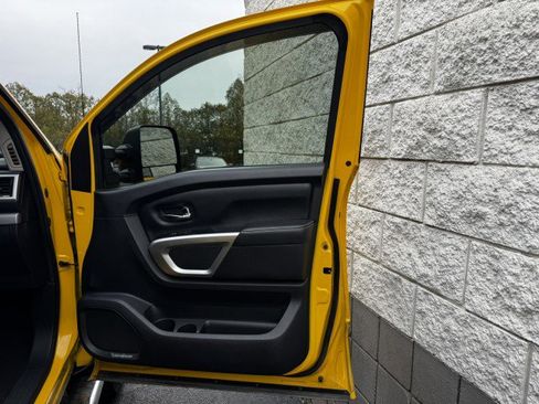 Used 2016 Nissan Titan PRO-4X w/ Pro-4x Convenience Package image 32