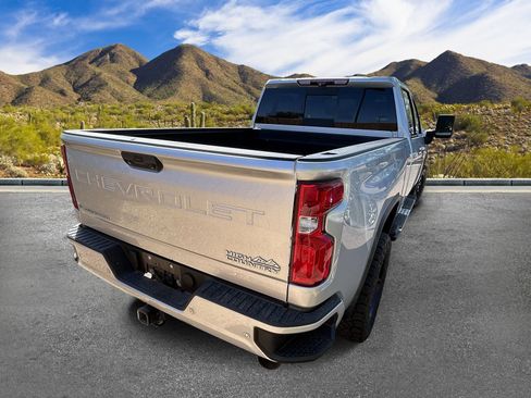 Used 2022 Chevrolet Silverado 2500 High Country w/ Z71 Off-Road Package AWD/4WD image 4