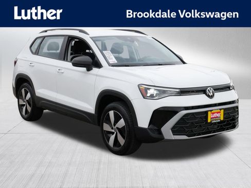 Used 2025 Volkswagen Taos S AWD/4WD image 1