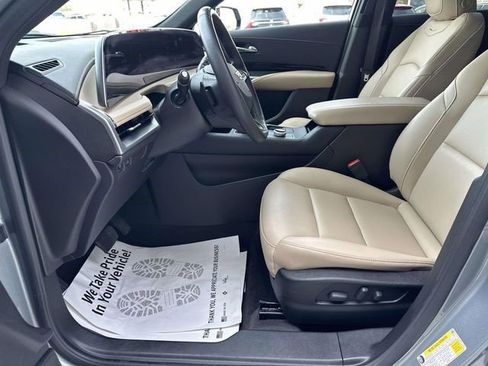 Certified 2024 Cadillac XT4 Luxury w/ Cold Weather Package AWD/4WD image 17
